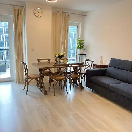 Lejlighed Danube 3 Beds With Big Balcony Parking 10euro A Day