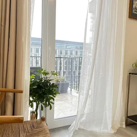 Danube 3 Beds With Big Balcony Parking 10euro A Day Lejlighed