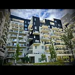 Danube 3 Beds With Big Balcony Parking 10euro A Day アパート *