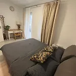 Danube 3 Beds With Big Balcony Parking 10euro A Day アパート *