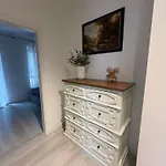 Danube 3 Beds With Big Balcony Parking 10euro A Day アパート