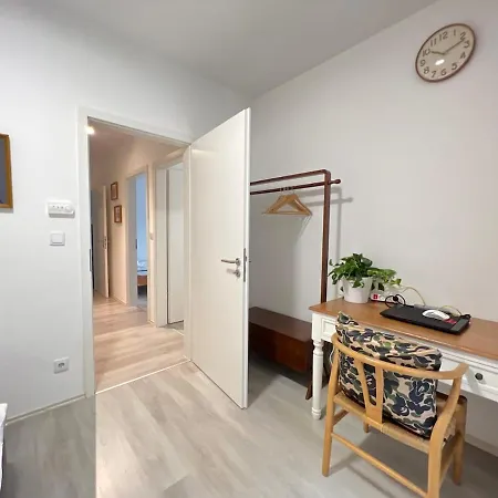 Апартаменты Danube 3 Beds With Big Balcony Parking 10euro A Day Будапешт