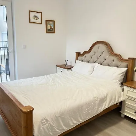 Apartamento Danube 3 Beds With Big Balcony Parking 10euro A Day *