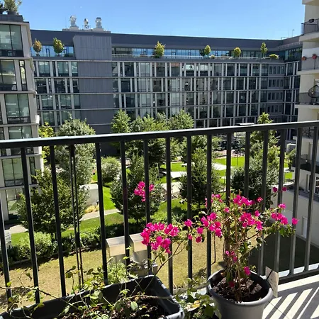 Danube 3 Beds With Big Balcony Parking 10euro A Day Apartmán *