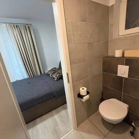 Danube 3 Beds With Big Balcony Parking 10euro A Day * Budapeste