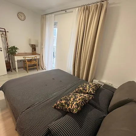 Danube 3 Beds With Big Balcony Parking 10euro A Day Apartmán *