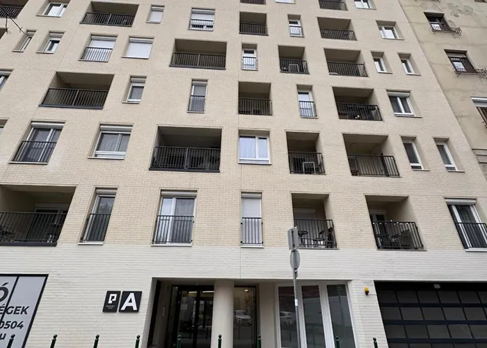 Danube 3 Beds With Big Balcony Parking 10euro A Day Apartman