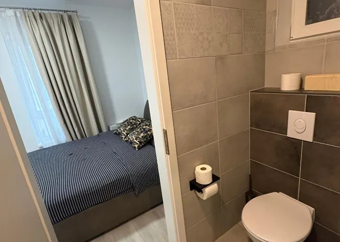 Danube 3 Beds With Big Balcony Parking 10euro A Day * Budapest