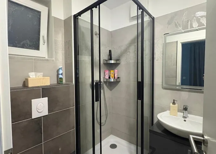 Apartman Danube 3 Beds With Big Balcony Parking 10euro A Day *